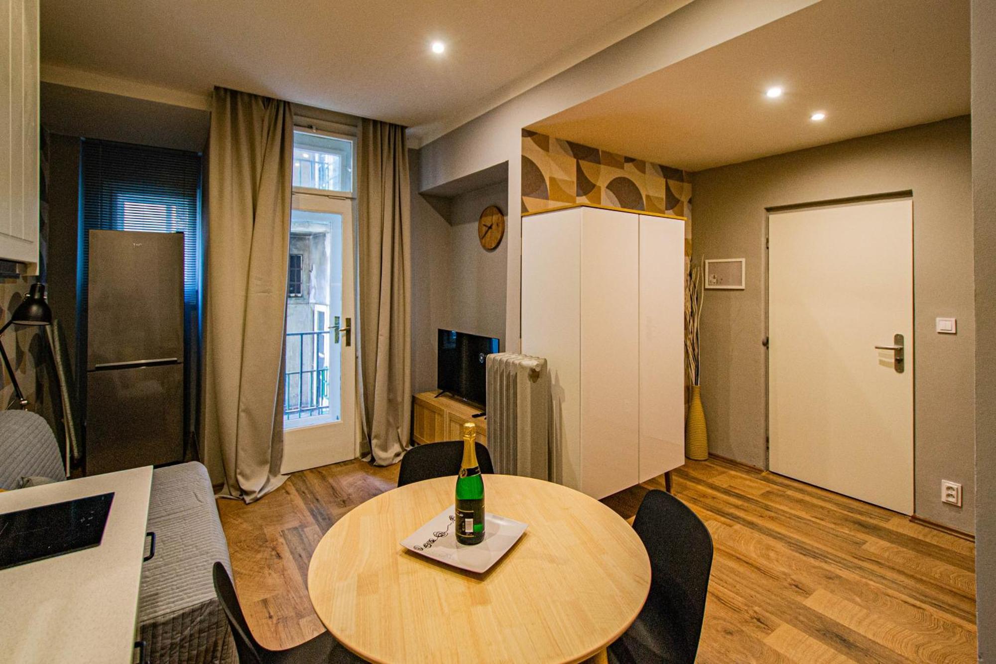 Cozy Studio In The Main City Center Prague Exterior photo